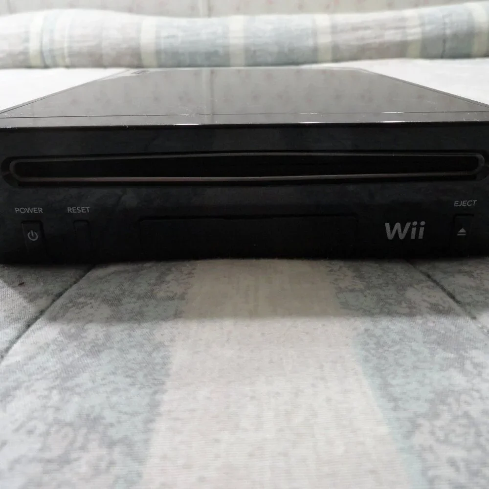 Nintendo Wii [RVL-101] BLACK Console Bundle, Motion Plus Controller